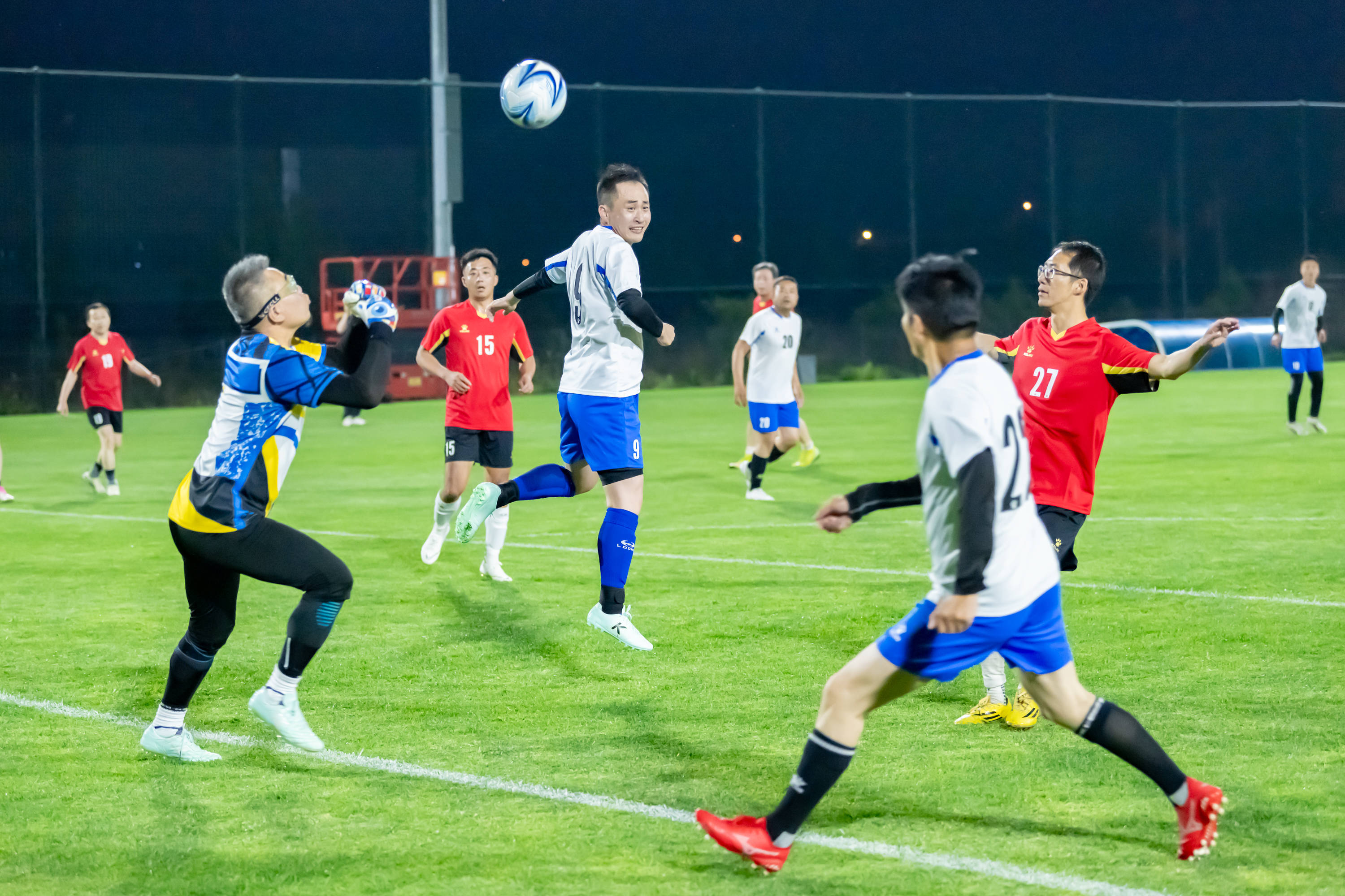 绿茵场中 绿茵场中