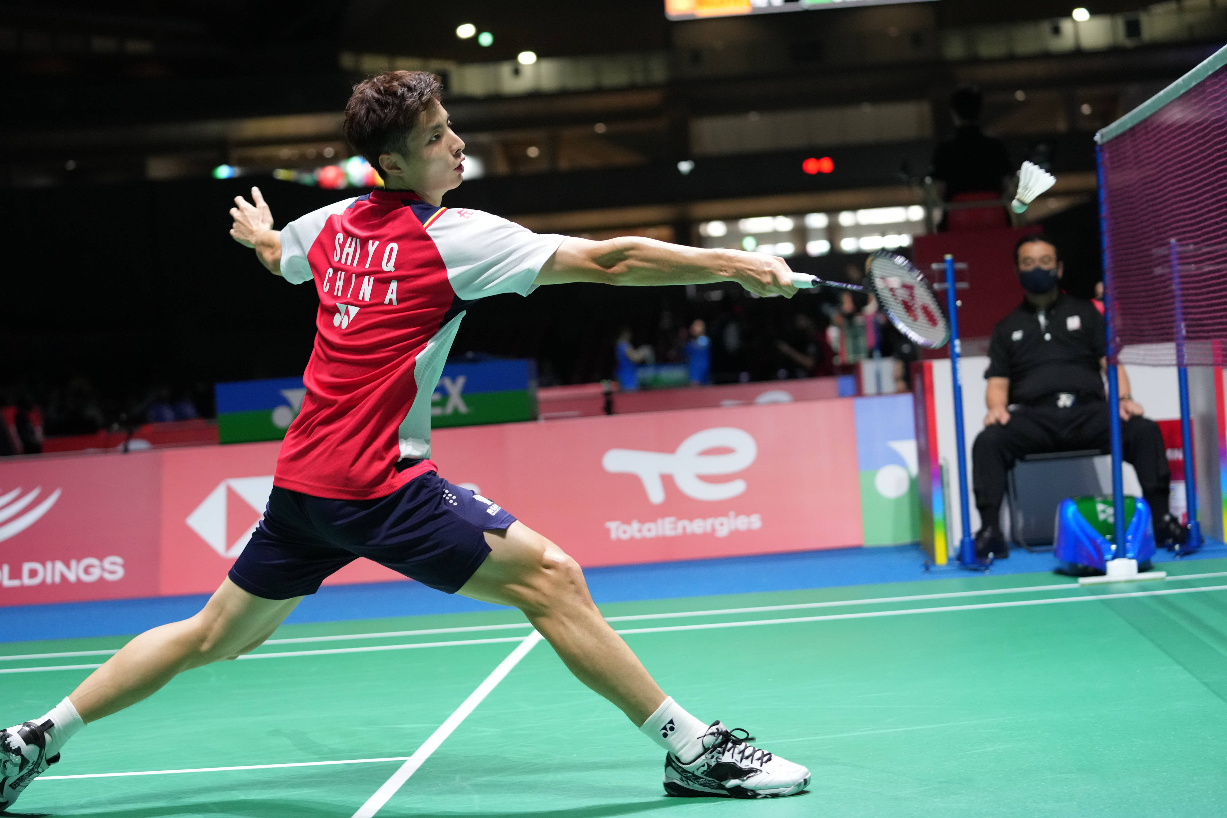 尤其在发球 尤其在发球